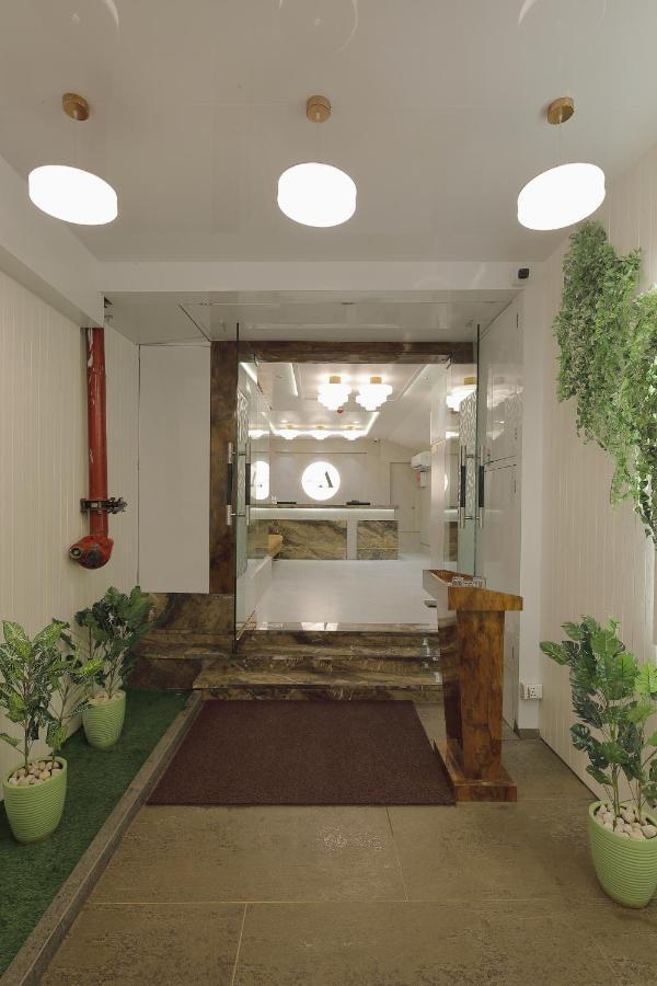 Hotel Ariana Residency ムンバイ エクステリア 写真
